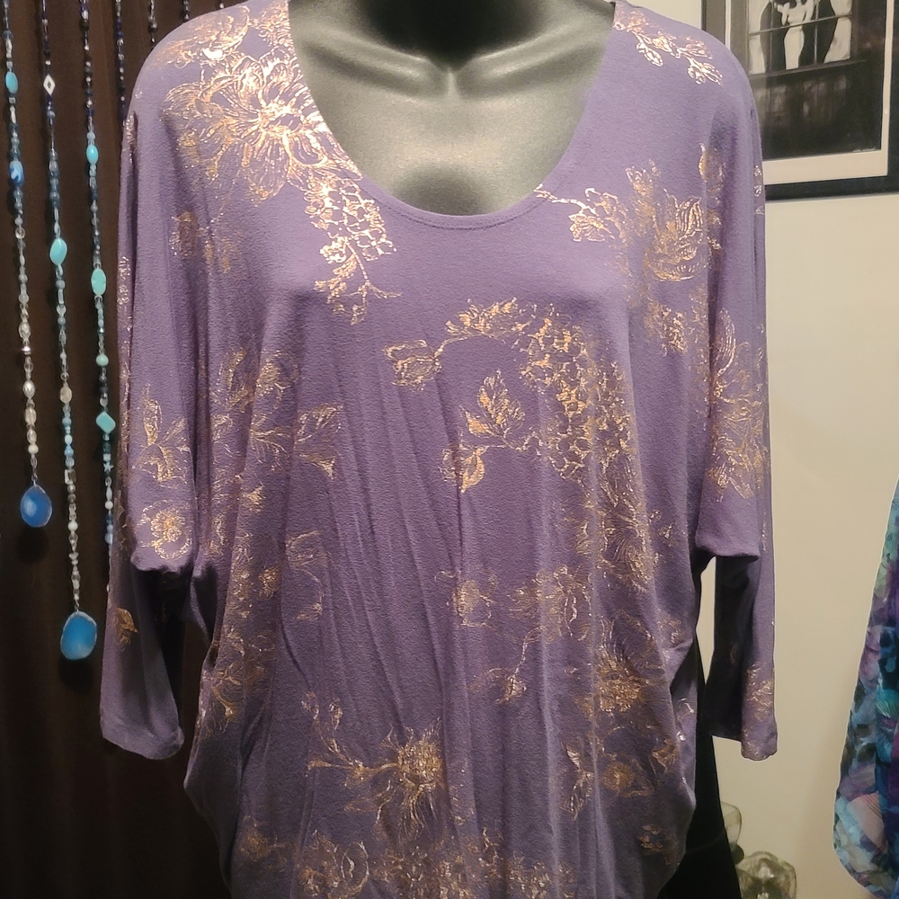 🐰Kim & Cami Purple and Gold Floral Blouse